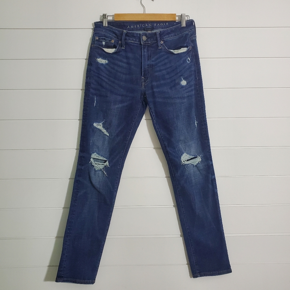 American Eagle Men's Airflex + Slim Distressed Jeans. Size 30x32